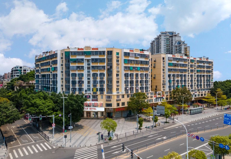 Naxuan Hotel - Housity