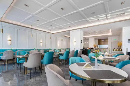 XANA Deluxe Hotel (Huayin Huashan Scenic Area)