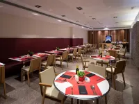 Catalonia Plaza Mayor Hotels near Neptuno Square