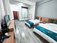 Chuxiong Yunshang Huakai Hotel - Dağ Manzaralı