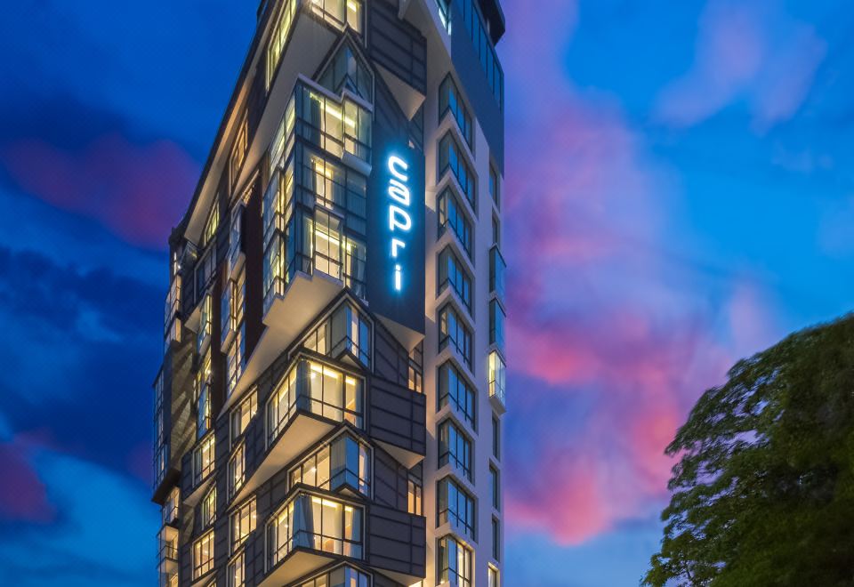 1. 카프리 바이 프..