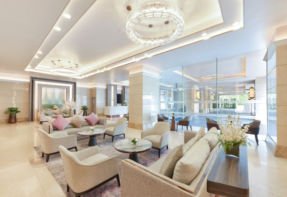 센터 포인트 호텔 수쿰윗 10의 야외 수영장 이미지