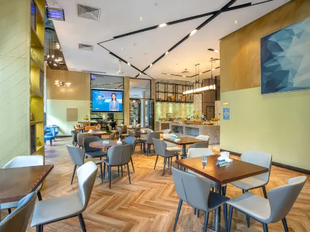 Yishang Hotel (Yangjiang Baili Plaza Donghuicheng)