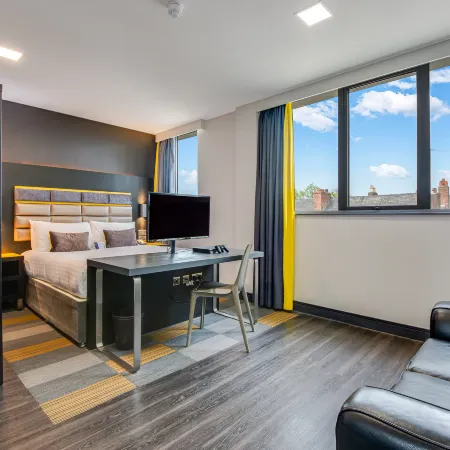 Roomzzz Chester City