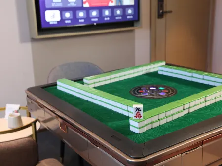 LAVANDE Hotels (Zhaoqing Sihui Hi-tech Zone Dawang Light Rail Station Branch) Отели в г. Сыхуэй