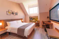 홈 인 플러스 호텔 (더양 우저우 플라자 공연 예술 센터) 더양 화이브라더스 스타 극장 주변 호텔