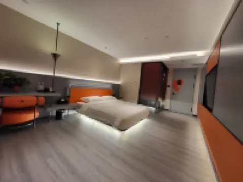 Dunhua Liudingshan Hot Spring Hotel Hotels near Zhengjue Temple