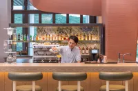 HUALUXE Hotels and Resorts SANYA YALONG BAY RESORT - bars