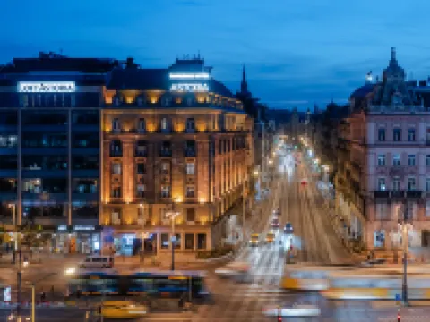 Danubius Hotel Astoria City Center Hotels near Széchenyi Chain Bridge