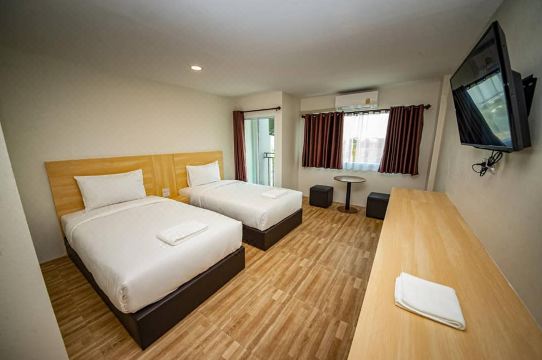 2. 더 샬롯 스마트..