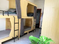 Shiyou Bajiu Youth Hostel (Beihai Yintan International Passenger Port)