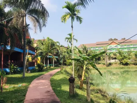 Saensukkho Green Hotel & Resort Отели в г. Wiang Chai
