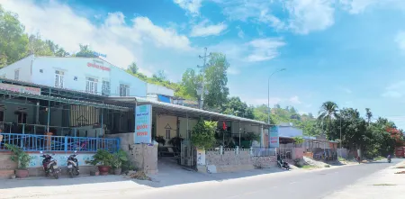 Quoc Dinh Guesthouse Отели рядом с достопримечательностью «Fairy Stream»