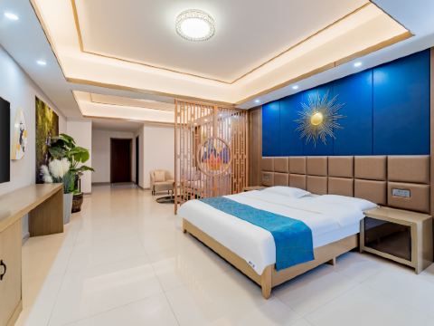 Lanjing Apartment Hotel