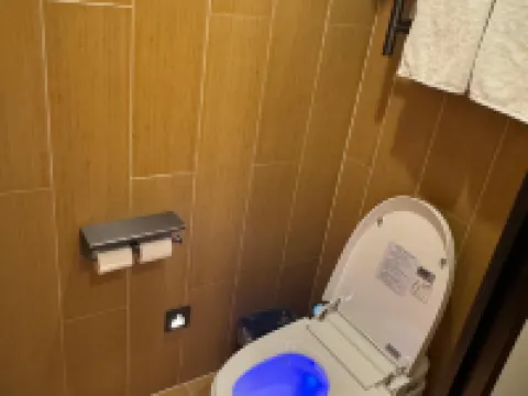 Four Seasons Hotel Hoteles en Condado de Lingbi