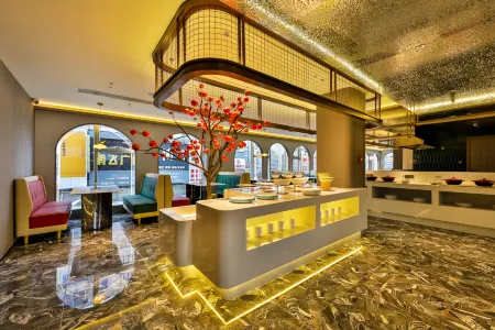 Romantic Season Yunfan Hotel (Tiexi Square 9th Road Furniture City) Отели рядом с достопримечательностью «Shenyanggongye University»