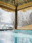 Shangri-la Rongqia·Glamping Namcuo Hot Spring Tent Camp - Infinity Pools