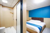 Hello Hotel (Xuzhou Railway Station SUNINNG plaza Shop)