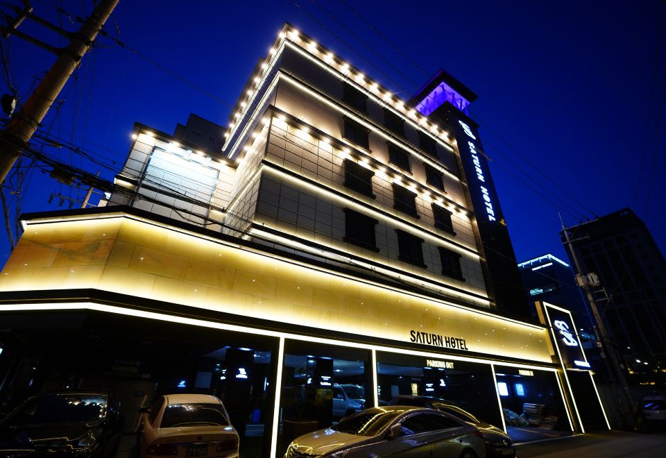 1. 동대문 새턴호텔..