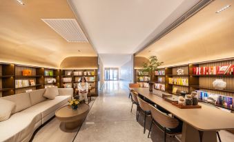 Beijing Chaoyang High speed Railway Station Atour Hotel