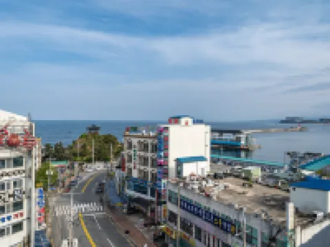 Sokcho Ritz Hotel Hotels near Dongmyeong Port