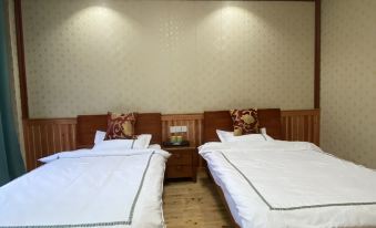 Yangda Homestay (Daocheng Visitor Center)