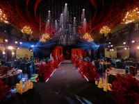 Urumqi Haitong Five-Star Hotel (CC MALL · Times Square)