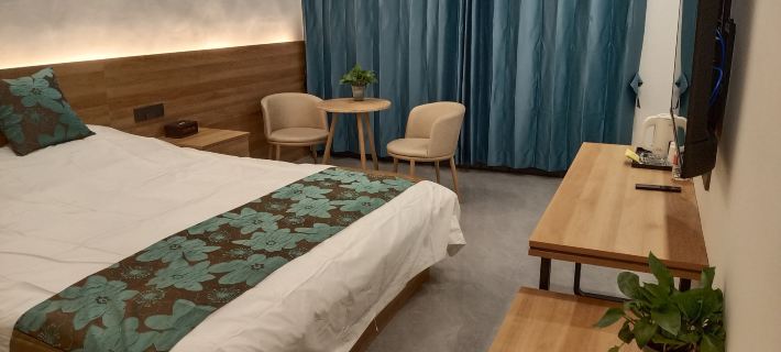 Funan county Hongpeng hotel Các khách sạn ở Phụ Nam