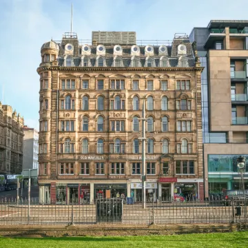 Old Waverley Hotel Отели рядом с достопримечательностью «Принсес стрит Гарденс»
