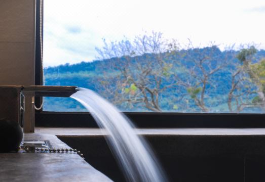 1. 치 리 리조트..