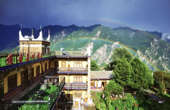丹巴頂聖景觀酒店（甲居藏寨5號觀景台店）