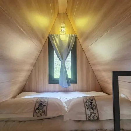 Xiaotianshan Serene Cottage