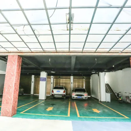 Yangxian Jinding Business Hotel