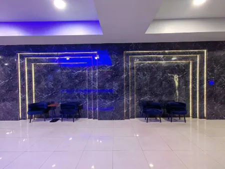 Hollywood Dannok Hotel