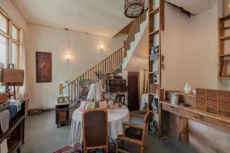 Jishan Bookstore·Tiantai River View Youth Hostel