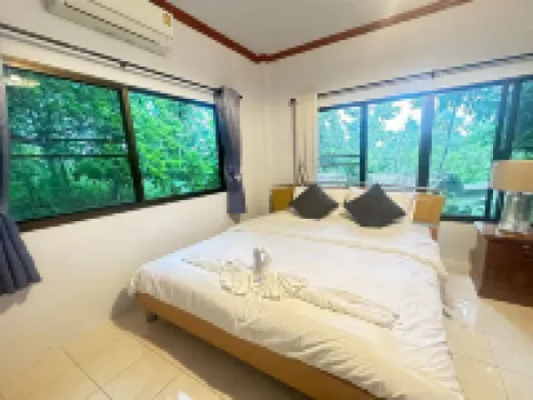 บ้านสวน ชมจันทร์ โรงแรมในอำเภอ แม่แตง