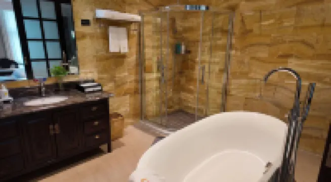 常山湖中居大酒店