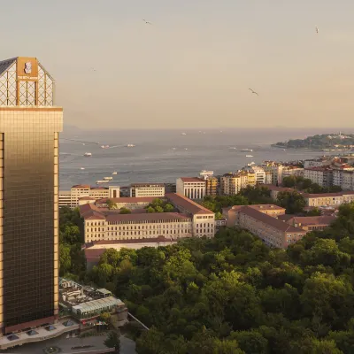 The Ritz-Carlton, Istanbul ボスポラスブリッジ周辺のホテル