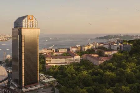The Ritz-Carlton, Istanbul Отели рядом с достопримечательностью «Библиотека Ахмеда III»