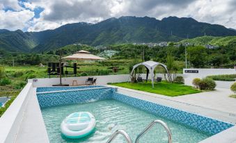 SevenMeet·180° Mountain View Ski Resort Homestay (Anji Yunshang Grassland Branch)