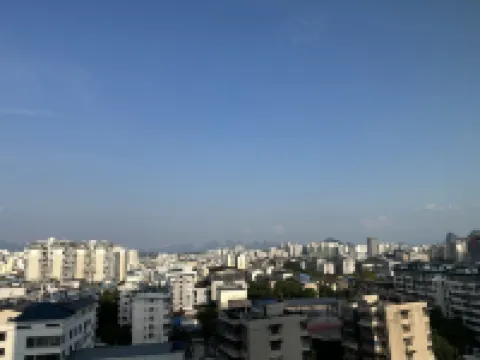 Lime House Hotel (Guilin Station MixC Branch)