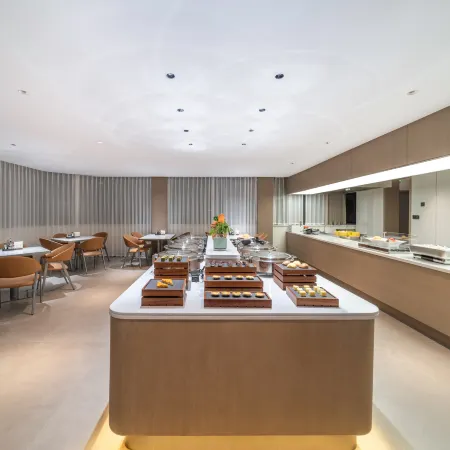 Yue Wutong X Hotel (Xuchang Fat Donglai Times Square Cao Wei Ancient City)