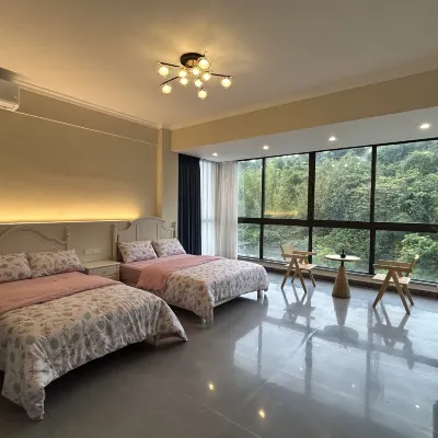 Hechang Xiaozhu Homestay (Doumen) Hotels near Lingnan Dadi Baicaoyuan