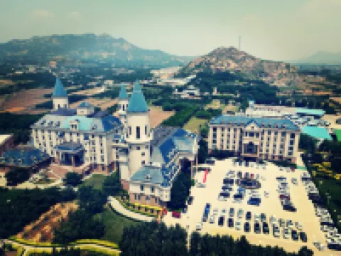 Tai Jia Chateau Holiday Hotel