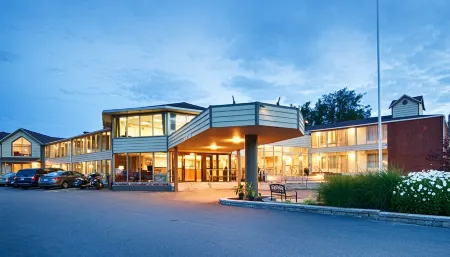 Charlottetown Inn & Conference Centre Отели рядом с достопримечательностью «Charlottetown City Hall»