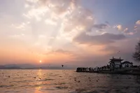 Nanxun View Light Luxury Intelligent Meishu (Dali Ancient Town South Store) - Romantic