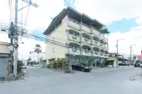 RedDoorz @ Orsu Hotel Angeles Pampanga فنادق في 