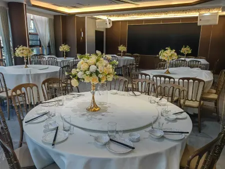 Happiness Hotel(Qingyang Huangchao Store)