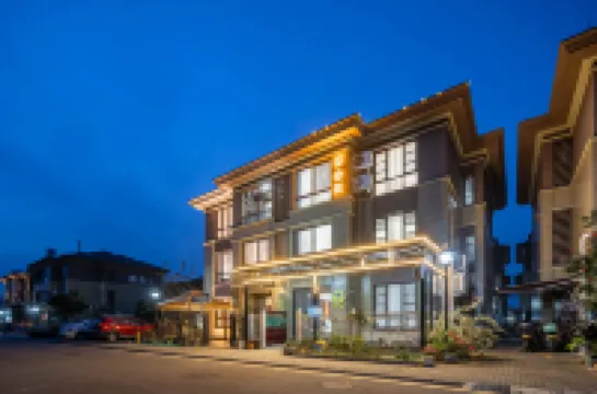 Floral Hotel · Zhujiajian Spring Sheli hotel (Wugongzhi Wharf & Putuoshan Airport Branch) Hotels in Zhoushan