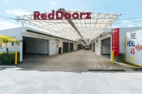 RedDoorz @ El Runway Hotel Bulacan Hotels near BulSU Center For Bulacan Studies